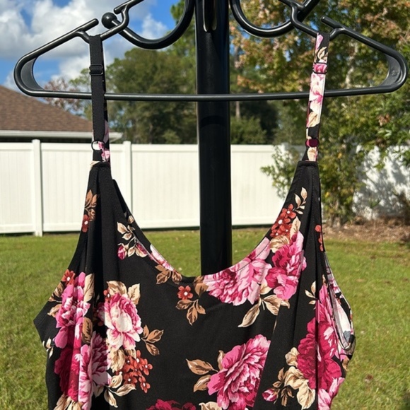 ~e New Torrid floral cami - Picture 5 of 9